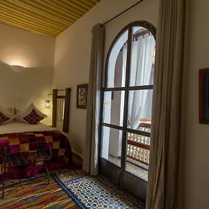 Riad Laaroussa *****