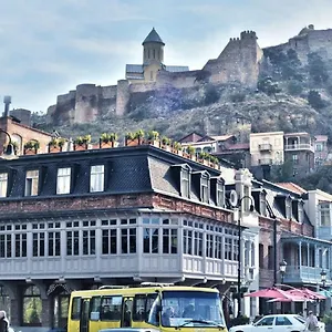 https://hotel-elesa.alltbilisihotels.com